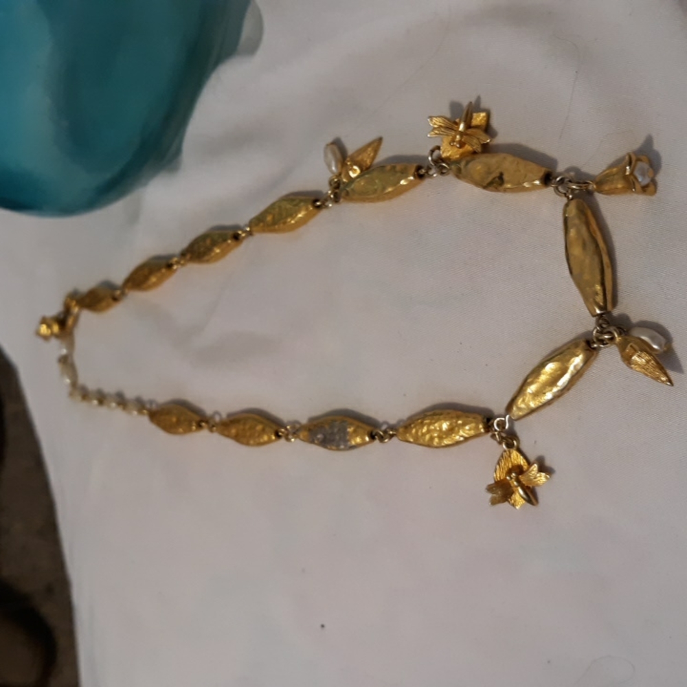 Liz claiborne necklace